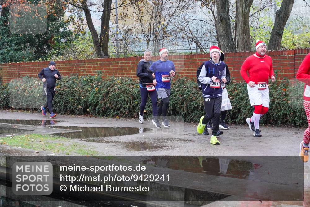 07.12.2025 - St. Pauli X-Mass-Run No. 15 Michael Burmester http://msf.ph/oto/9429241 07.12.2025 09:44:08 Laufen 2923, 3894, 3877, 1222 meine-sportfotos.de
