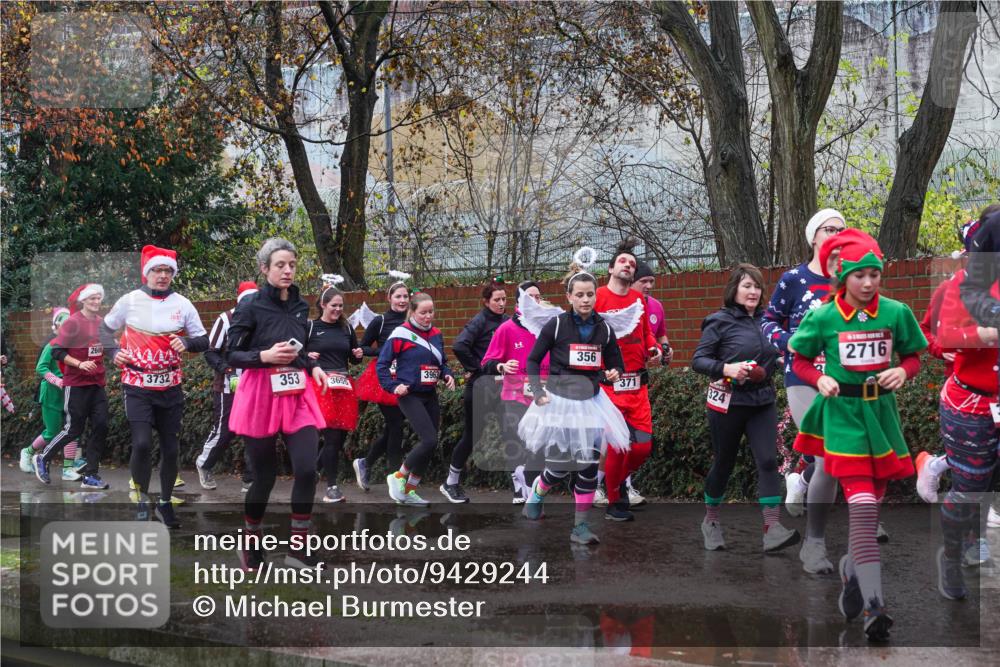 07.12.2025 - St. Pauli X-Mass-Run No. 15 Michael Burmester http://msf.ph/oto/9429244 07.12.2025 11:24:04 Laufen 3732, 353, 3963, 365, 356, 371, 324, 2716 meine-sportfotos.de