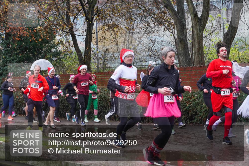 07.12.2025 - St. Pauli X-Mass-Run No. 15 Michael Burmester http://msf.ph/oto/9429250 07.12.2025 11:24:06 Laufen 2586, 645, 647, 2600, 640, 373, 36, 353, 371, 3999 meine-sportfotos.de
