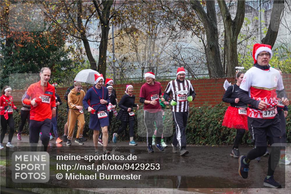 07.12.2025 - St. Pauli X-Mass-Run No. 15 Michael Burmester http://msf.ph/oto/9429253 07.12.2025 11:24:07 Laufen 552, 2586, 645, 647, 2600, 3827, 3655, 3732, 396 meine-sportfotos.de