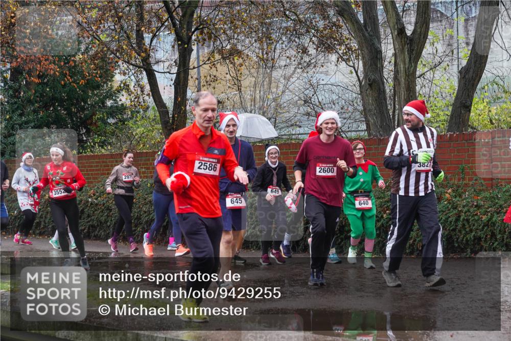 07.12.2025 - St. Pauli X-Mass-Run No. 15 Michael Burmester http://msf.ph/oto/9429255 07.12.2025 11:24:08 Laufen 2971, 3552, 2586, 649, 645, 2600, 3827, 640 meine-sportfotos.de