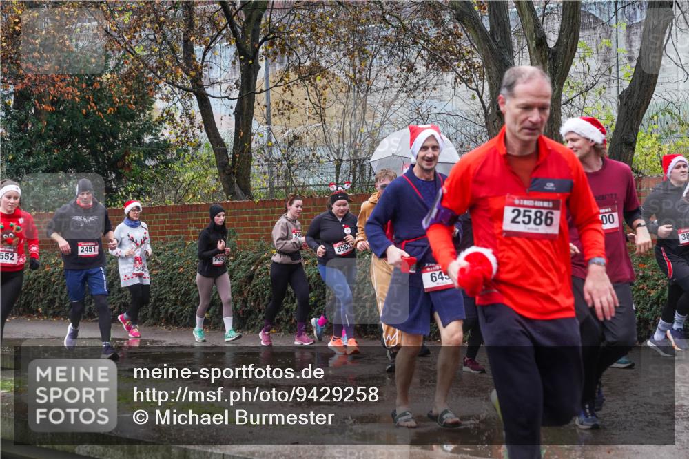 07.12.2025 - St. Pauli X-Mass-Run No. 15 Michael Burmester http://msf.ph/oto/9429258 07.12.2025 11:24:09 Laufen 29, 552, 2451, 3420, 3553, 645, 2586, 00, 38 meine-sportfotos.de