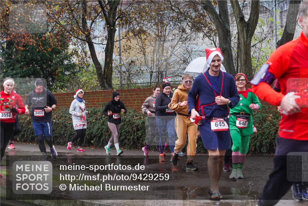 07.12.2025 - St. Pauli X-Mass-Run No. 15 Michael Burmester http://msf.ph/oto/9429259 07.12.2025 11:24:09 Laufen 2451, 3552, 2452, 05, 3420, 35, 645, 640 meine-sportfotos.de