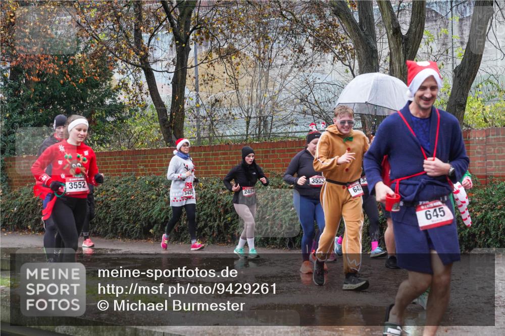 07.12.2025 - St. Pauli X-Mass-Run No. 15 Michael Burmester http://msf.ph/oto/9429261 07.12.2025 11:24:10 Laufen 3552, 3553, 3420, 2452, 642, 34, 645 meine-sportfotos.de