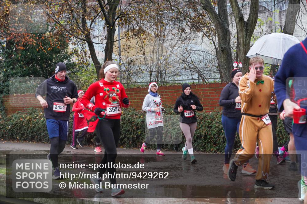 07.12.2025 - St. Pauli X-Mass-Run No. 15 Michael Burmester http://msf.ph/oto/9429262 07.12.2025 11:24:11 Laufen 2451, 223, 3552, 13420, 2452, 35, 64 meine-sportfotos.de