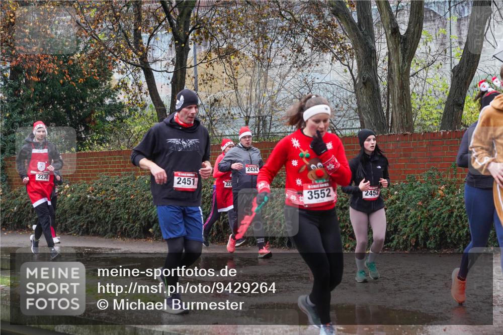 07.12.2025 - St. Pauli X-Mass-Run No. 15 Michael Burmester http://msf.ph/oto/9429264 07.12.2025 11:24:12 Laufen 2230, 2451, 223, 2434, 3552, 2452 meine-sportfotos.de