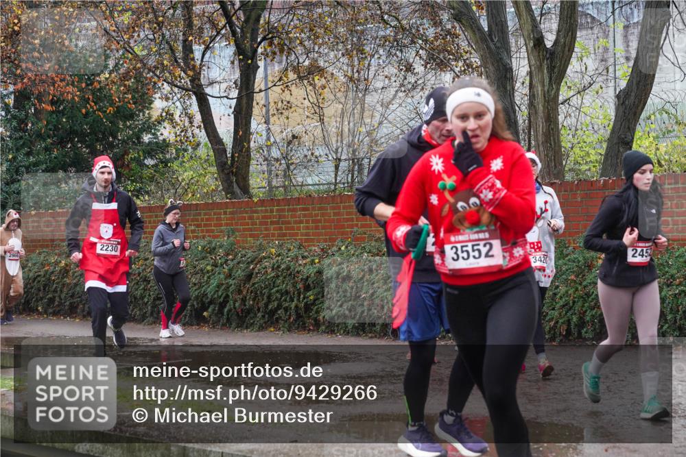 07.12.2025 - St. Pauli X-Mass-Run No. 15 Michael Burmester http://msf.ph/oto/9429266 07.12.2025 11:24:13 Laufen 2230, 2966, 3552, 3420, 2452 meine-sportfotos.de