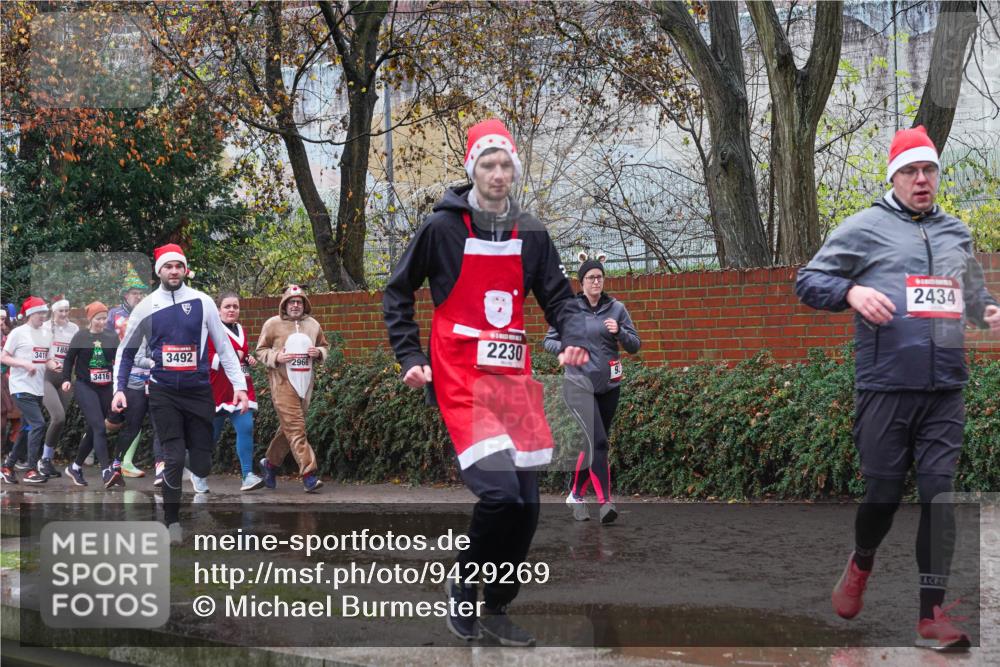 07.12.2025 - St. Pauli X-Mass-Run No. 15 Michael Burmester http://msf.ph/oto/9429269 07.12.2025 11:24:15 Laufen 188, 3419, 30, 3492, 2966, 3416, 2230, 2434 meine-sportfotos.de