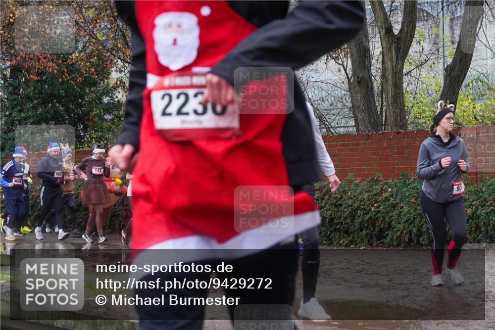 07.12.2025 - St. Pauli X-Mass-Run No. 15 Michael Burmester http://msf.ph/oto/9429272 07.12.2025 11:24:16 Laufen 4606, 4600, 143, 2230, 93 meine-sportfotos.de