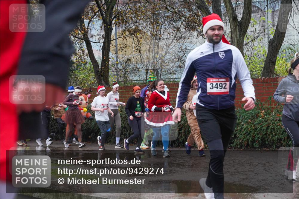 07.12.2025 - St. Pauli X-Mass-Run No. 15 Michael Burmester http://msf.ph/oto/9429274 07.12.2025 11:24:17 Laufen 3419, 3416, 300, 3492 meine-sportfotos.de