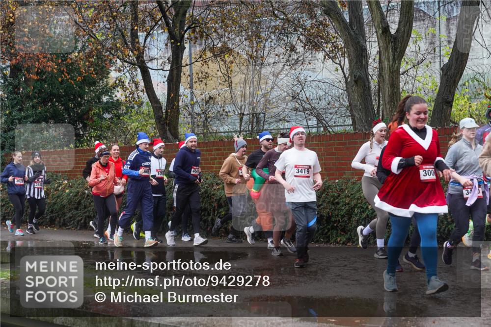 07.12.2025 - St. Pauli X-Mass-Run No. 15 Michael Burmester http://msf.ph/oto/9429278 07.12.2025 11:24:19 Laufen 3624, 363, 2, 3419, 460, 606, 1058, 300, 34 meine-sportfotos.de