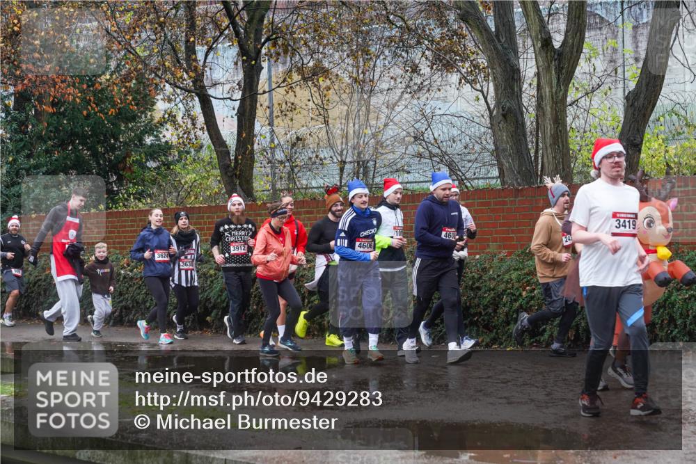 07.12.2025 - St. Pauli X-Mass-Run No. 15 Michael Burmester http://msf.ph/oto/9429283 07.12.2025 11:24:20 Laufen 3624, 3630, 3912, 460, 4606, 243, 3419 meine-sportfotos.de