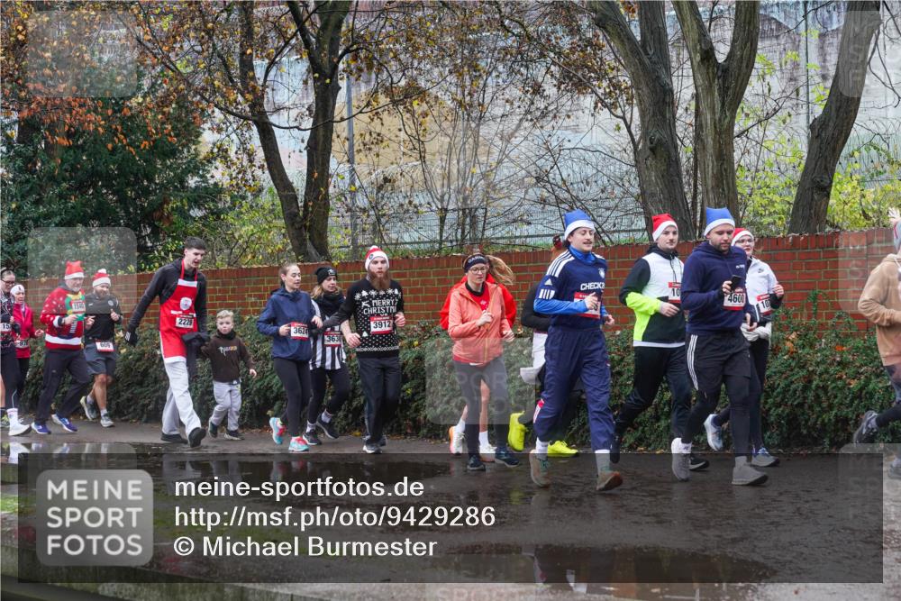 07.12.2025 - St. Pauli X-Mass-Run No. 15 Michael Burmester http://msf.ph/oto/9429286 07.12.2025 11:24:21 Laufen 15, 97, 1540, 609, 2229, 3624, 363, 3912, 4600, 107 meine-sportfotos.de