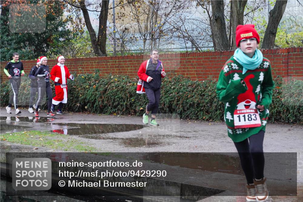 07.12.2025 - St. Pauli X-Mass-Run No. 15 Michael Burmester http://msf.ph/oto/9429290 07.12.2025 09:44:32 Laufen 4552, 363, 1183 meine-sportfotos.de