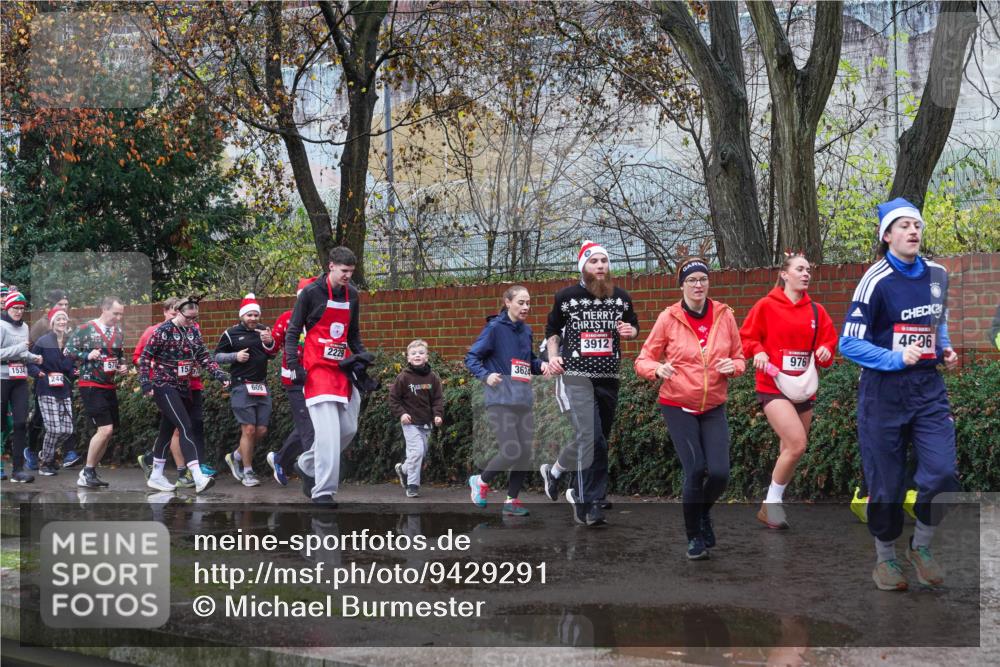 07.12.2025 - St. Pauli X-Mass-Run No. 15 Michael Burmester http://msf.ph/oto/9429291 07.12.2025 11:24:22 Laufen 1534, 15, 609, 2229, 3624, 3912, 4606, 976 meine-sportfotos.de