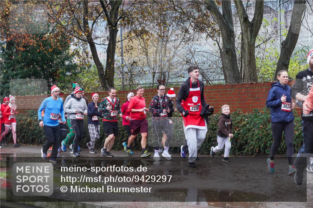 07.12.2025 - St. Pauli X-Mass-Run No. 15 Michael Burmester http://msf.ph/oto/9429297 07.12.2025 11:24:25 Laufen 2229, 570, 43388, 1801, 1534, 244, 19, 3624 meine-sportfotos.de