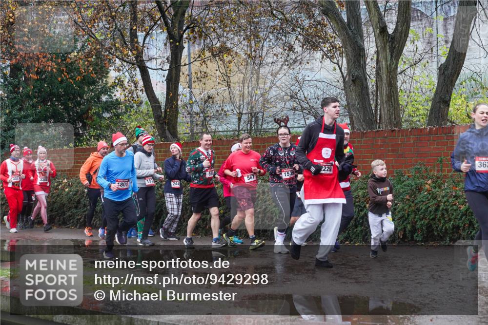 07.12.2025 - St. Pauli X-Mass-Run No. 15 Michael Burmester http://msf.ph/oto/9429298 07.12.2025 11:24:25 Laufen 3023, 3388, 801, 153, 244, 567, 1539, 2229, 362 meine-sportfotos.de