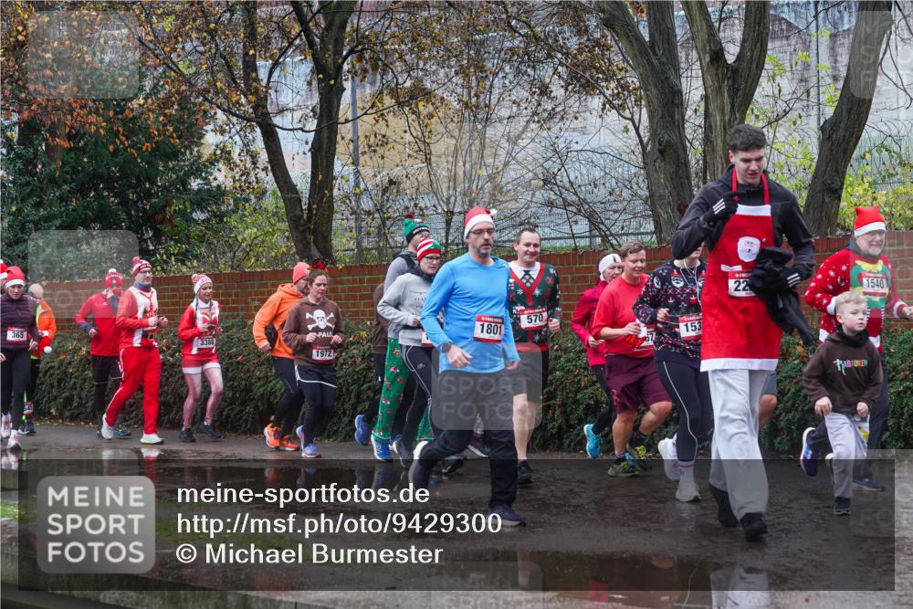 07.12.2025 - St. Pauli X-Mass-Run No. 15 Michael Burmester http://msf.ph/oto/9429300 07.12.2025 11:24:26 Laufen 22, 1540, 365, 570, 3388, 1801, 153, 1972 meine-sportfotos.de