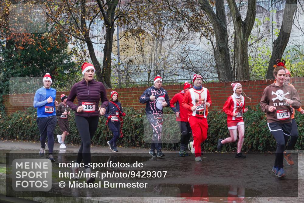 07.12.2025 - St. Pauli X-Mass-Run No. 15 Michael Burmester http://msf.ph/oto/9429307 07.12.2025 11:24:29 Laufen 2844, 733, 365, 2008, 3023, 388, 1972 meine-sportfotos.de
