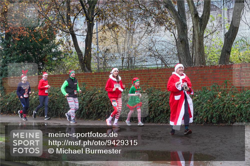 07.12.2025 - St. Pauli X-Mass-Run No. 15 Michael Burmester http://msf.ph/oto/9429315 07.12.2025 11:24:36 Laufen 131, 2718, 2717 meine-sportfotos.de