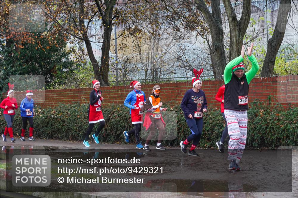 07.12.2025 - St. Pauli X-Mass-Run No. 15 Michael Burmester http://msf.ph/oto/9429321 07.12.2025 11:24:39 Laufen 121, 2208, 237, 3620, 131, 3657 meine-sportfotos.de