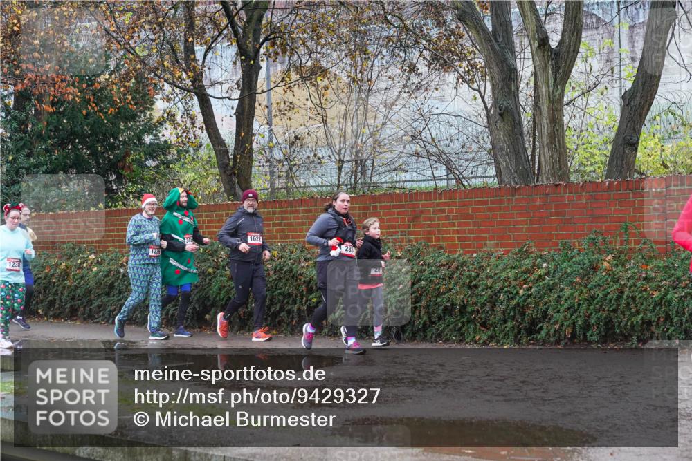 07.12.2025 - St. Pauli X-Mass-Run No. 15 Michael Burmester http://msf.ph/oto/9429327 07.12.2025 11:24:45 Laufen 1238, 123, 348, 1622, 283 meine-sportfotos.de