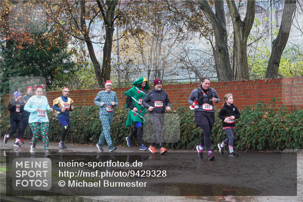 07.12.2025 - St. Pauli X-Mass-Run No. 15 Michael Burmester http://msf.ph/oto/9429328 07.12.2025 11:24:46 Laufen 1622, 283, 2941, 1239, 1238, 28 meine-sportfotos.de