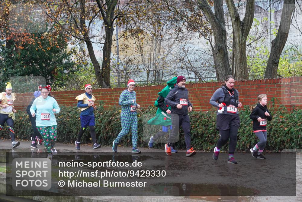07.12.2025 - St. Pauli X-Mass-Run No. 15 Michael Burmester http://msf.ph/oto/9429330 07.12.2025 11:24:46 Laufen 2935, 1238, 1622, 2011, 283, 287 meine-sportfotos.de