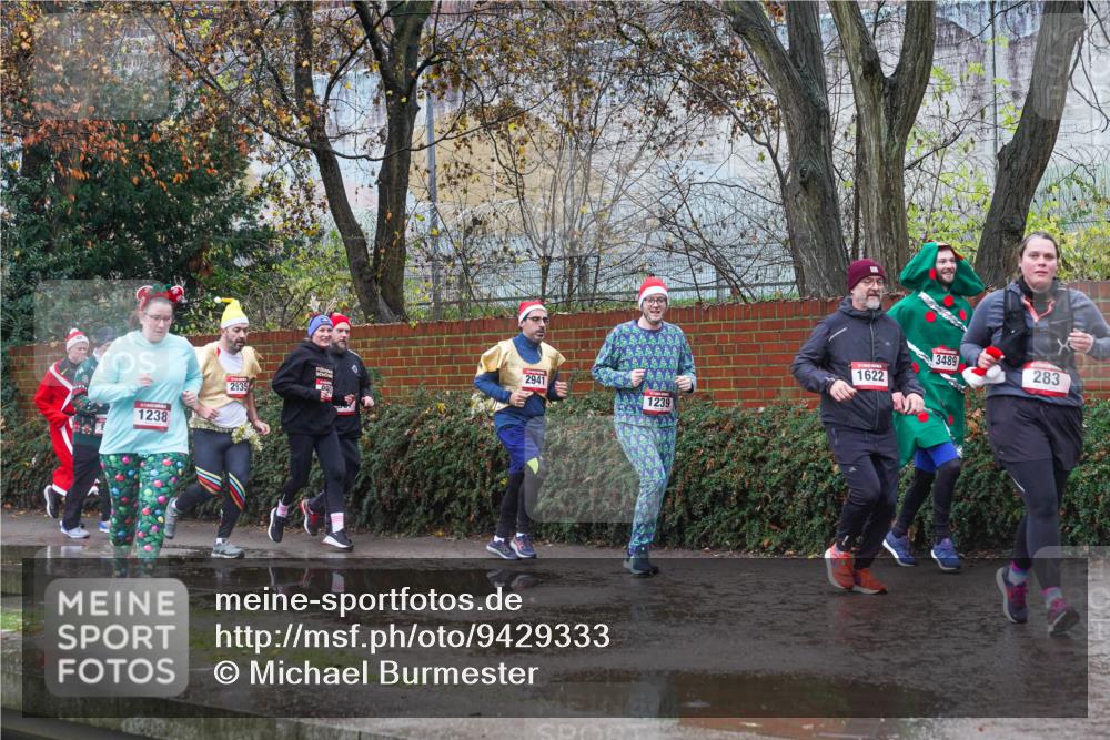 07.12.2025 - St. Pauli X-Mass-Run No. 15 Michael Burmester http://msf.ph/oto/9429333 07.12.2025 11:24:47 Laufen 1238, 2935, 2941, 1239, 1622, 3489, 283 meine-sportfotos.de