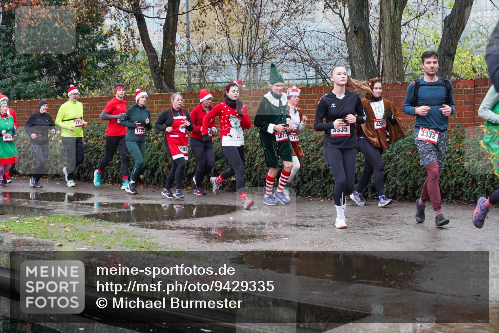 07.12.2025 - St. Pauli X-Mass-Run No. 15 Michael Burmester http://msf.ph/oto/9429335 07.12.2025 09:44:58 Laufen 12, 3, 13, 33 meine-sportfotos.de