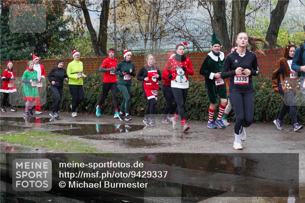 07.12.2025 - St. Pauli X-Mass-Run No. 15 Michael Burmester http://msf.ph/oto/9429337 07.12.2025 09:44:58 Laufen 964, 3945, 4236, 46, 2756, 1121, 03, 4677, 425, 3335 meine-sportfotos.de