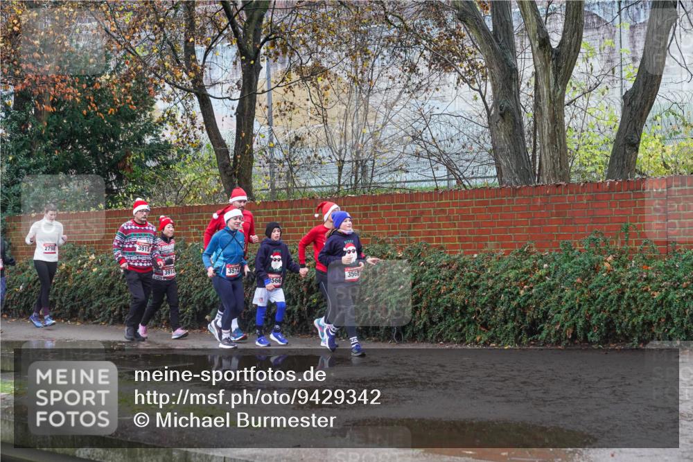 07.12.2025 - St. Pauli X-Mass-Run No. 15 Michael Burmester http://msf.ph/oto/9429342 07.12.2025 11:24:54 Laufen  meine-sportfotos.de