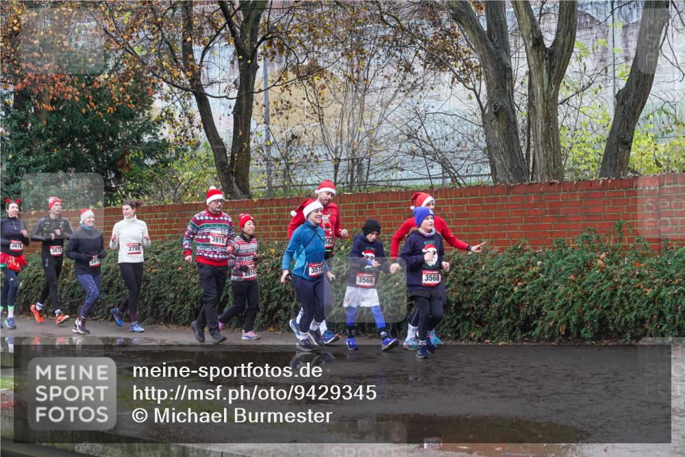 07.12.2025 - St. Pauli X-Mass-Run No. 15 Michael Burmester http://msf.ph/oto/9429345 07.12.2025 11:24:55 Laufen 3676, 3672, 3915, 2798, 301, 563, 3572, 3566, 3568, 3208 meine-sportfotos.de