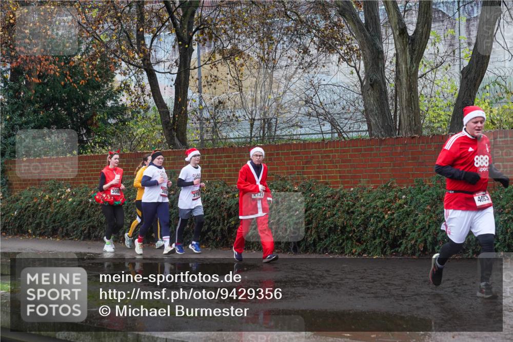 07.12.2025 - St. Pauli X-Mass-Run No. 15 Michael Burmester http://msf.ph/oto/9429356 07.12.2025 11:25:03 Laufen 121, 888, 4883 meine-sportfotos.de