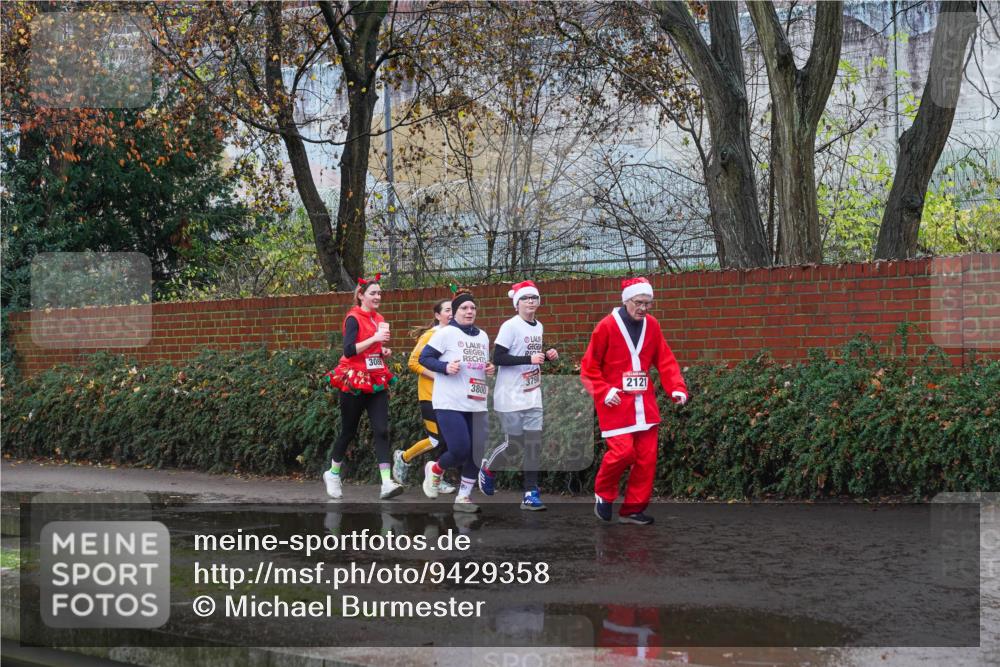 07.12.2025 - St. Pauli X-Mass-Run No. 15 Michael Burmester http://msf.ph/oto/9429358 07.12.2025 11:25:04 Laufen 308, 225, 3800, 2121 meine-sportfotos.de