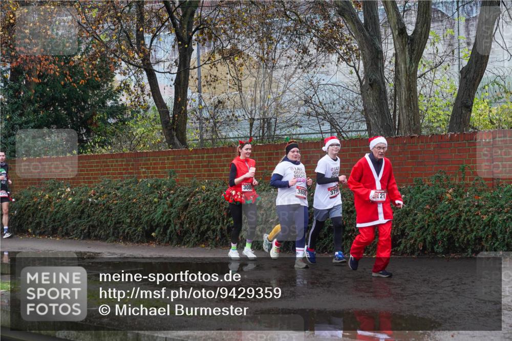 07.12.2025 - St. Pauli X-Mass-Run No. 15 Michael Burmester http://msf.ph/oto/9429359 07.12.2025 11:25:05 Laufen 225, 3088, 3800, 3798, 21 meine-sportfotos.de
