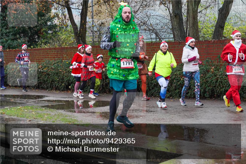 07.12.2025 - St. Pauli X-Mass-Run No. 15 Michael Burmester http://msf.ph/oto/9429365 07.12.2025 09:45:10 Laufen 1248, 424, 292, 1791, 202, 3085, 4194 meine-sportfotos.de