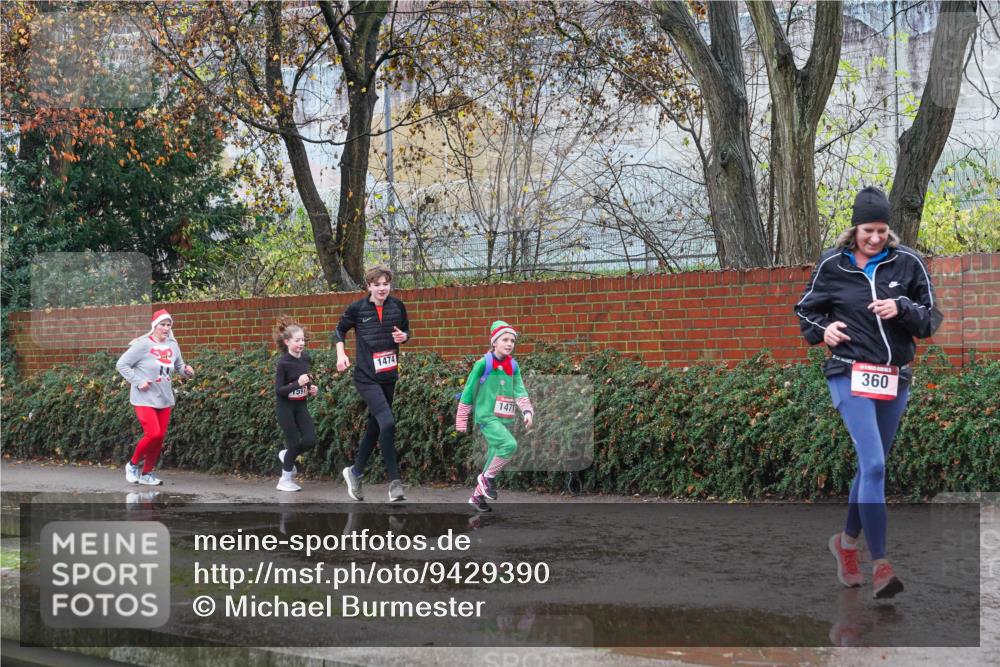 07.12.2025 - St. Pauli X-Mass-Run No. 15 Michael Burmester http://msf.ph/oto/9429390 07.12.2025 11:25:38 Laufen 597, 1474, 1471, 360 meine-sportfotos.de