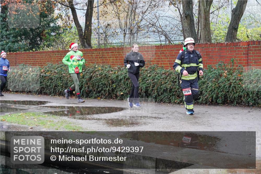 07.12.2025 - St. Pauli X-Mass-Run No. 15 Michael Burmester http://msf.ph/oto/9429397 07.12.2025 09:45:26 Laufen 3172, 3756, 3120 meine-sportfotos.de