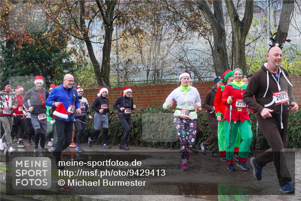 07.12.2025 - St. Pauli X-Mass-Run No. 15 Michael Burmester http://msf.ph/oto/9429413 07.12.2025 11:25:52 Laufen 2263, 193, 2109, 62, 344, 2346, 644, 2108, 2778, 2027 meine-sportfotos.de