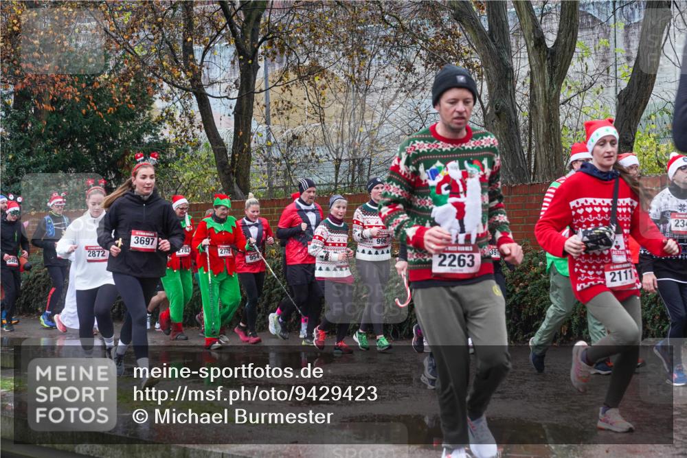 07.12.2025 - St. Pauli X-Mass-Run No. 15 Michael Burmester http://msf.ph/oto/9429423 07.12.2025 11:25:56 Laufen 3697, 996, 783, 2872, 2775, 3482, 954, 391, 2263, 2111, 234 meine-sportfotos.de