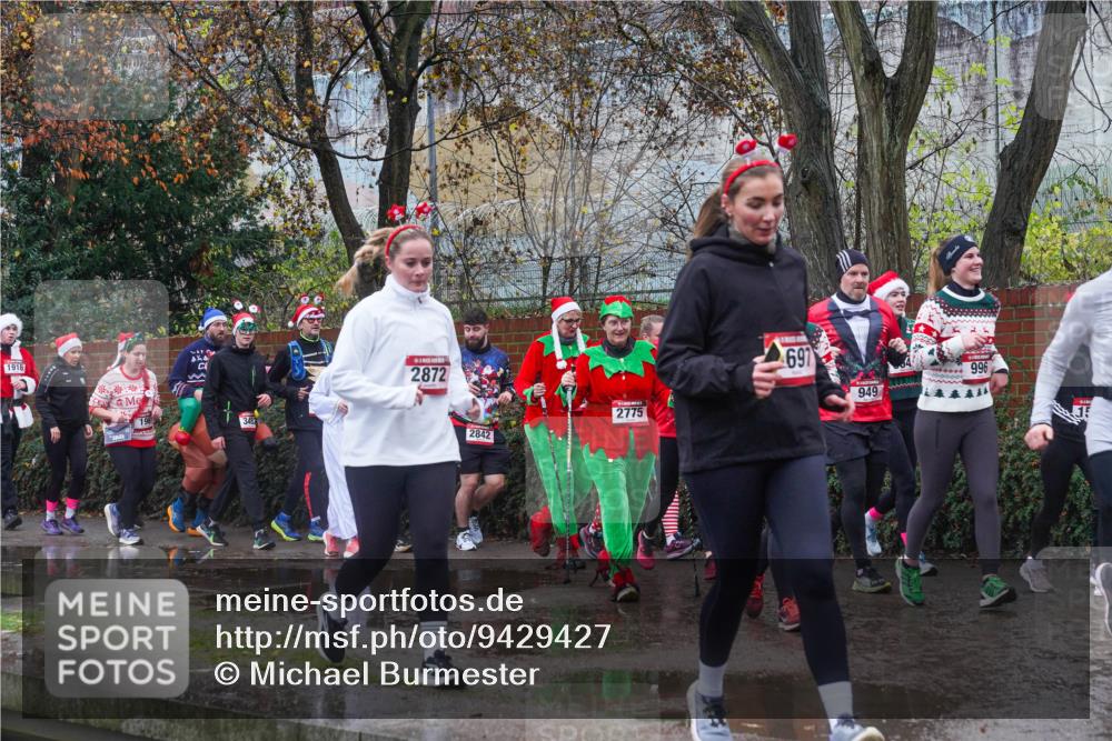 07.12.2025 - St. Pauli X-Mass-Run No. 15 Michael Burmester http://msf.ph/oto/9429427 07.12.2025 11:25:58 Laufen 1916, 196, 3482, 2872, 2842, 2775, 697, 949, 996, 15 meine-sportfotos.de