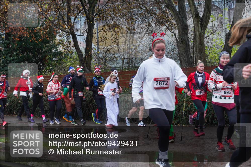 07.12.2025 - St. Pauli X-Mass-Run No. 15 Michael Burmester http://msf.ph/oto/9429431 07.12.2025 11:25:59 Laufen 206, 1916, 4, 4, 3312, 3482, 347, 2872, 954, 995 meine-sportfotos.de
