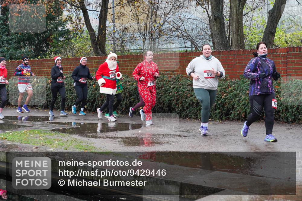 07.12.2025 - St. Pauli X-Mass-Run No. 15 Michael Burmester http://msf.ph/oto/9429446 07.12.2025 09:45:51 Laufen 1732, 3628, 2627, 136, 979, 88, 10 meine-sportfotos.de