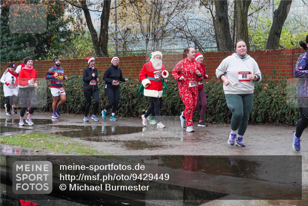07.12.2025 - St. Pauli X-Mass-Run No. 15 Michael Burmester http://msf.ph/oto/9429449 07.12.2025 09:45:51 Laufen 1735, 3628, 4459, 27, 1363, 979, 5, 88 meine-sportfotos.de