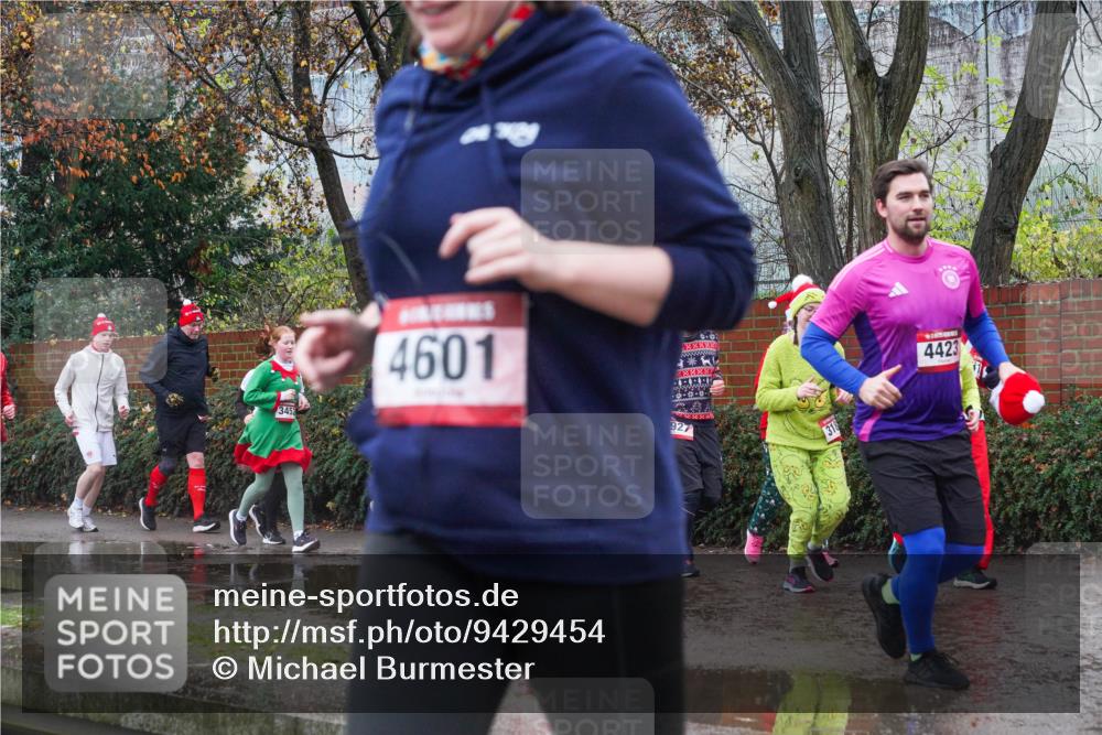 07.12.2025 - St. Pauli X-Mass-Run No. 15 Michael Burmester http://msf.ph/oto/9429454 07.12.2025 11:26:07 Laufen 3452, 4601, 927, 318, 4423 meine-sportfotos.de