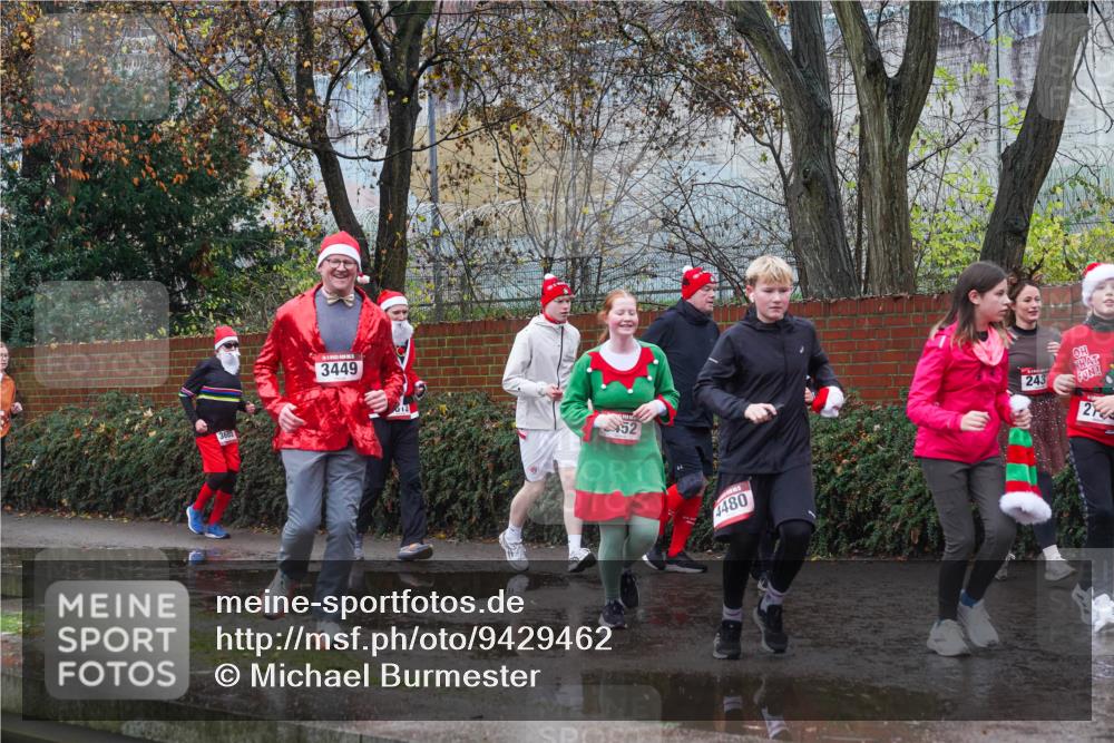 07.12.2025 - St. Pauli X-Mass-Run No. 15 Michael Burmester http://msf.ph/oto/9429462 07.12.2025 11:26:10 Laufen 3605, 3449, 52, 4480, 243, 2144 meine-sportfotos.de
