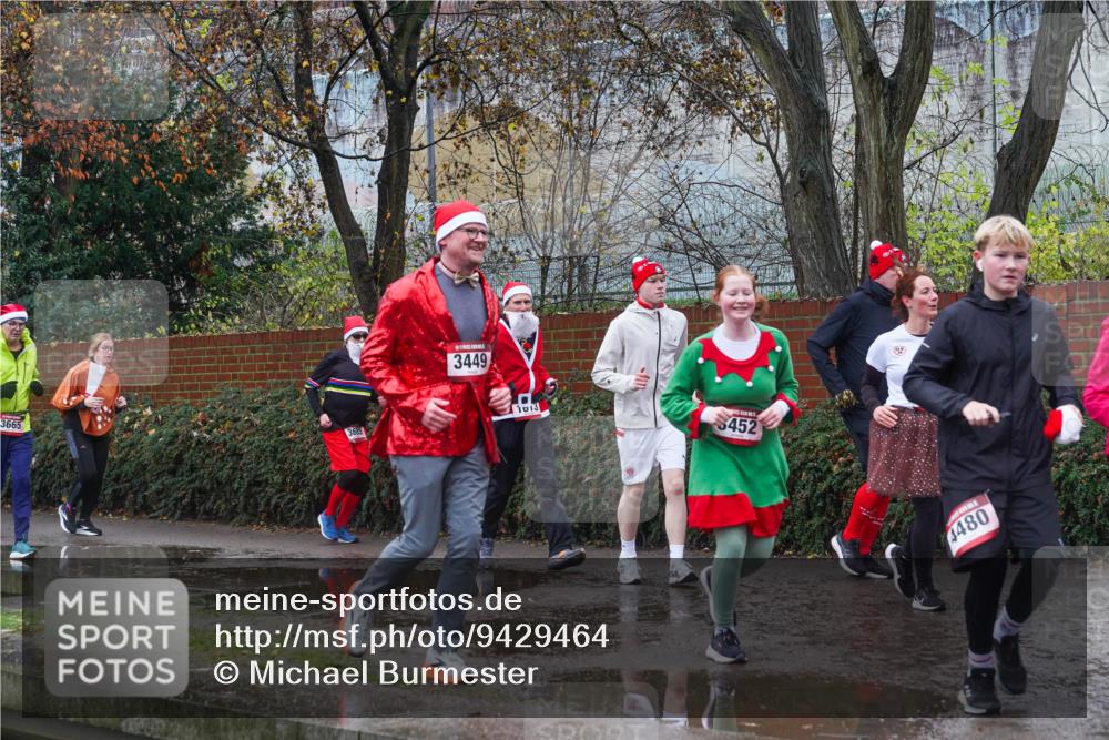 07.12.2025 - St. Pauli X-Mass-Run No. 15 Michael Burmester http://msf.ph/oto/9429464 07.12.2025 11:26:11 Laufen 3665, 3685, 3449, 6452, 4480 meine-sportfotos.de