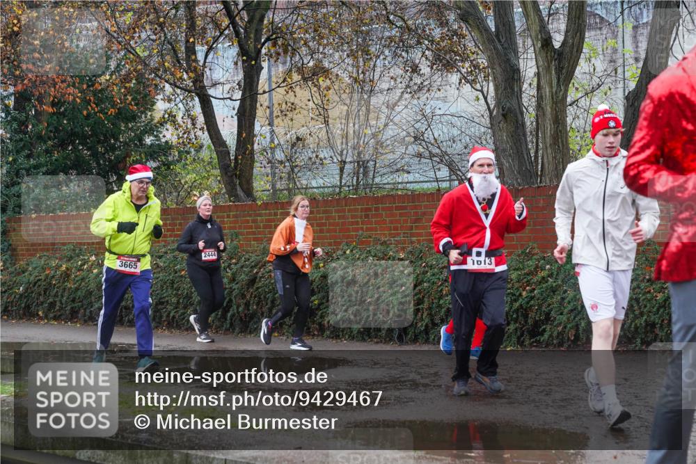 07.12.2025 - St. Pauli X-Mass-Run No. 15 Michael Burmester http://msf.ph/oto/9429467 07.12.2025 11:26:13 Laufen 3665, 2444, 1013 meine-sportfotos.de