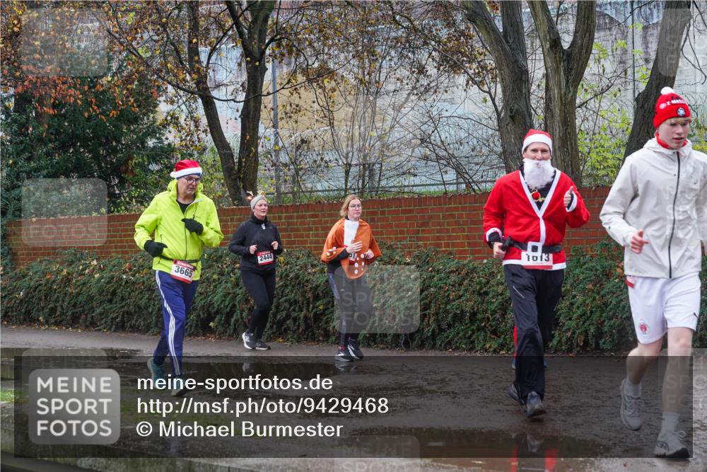 07.12.2025 - St. Pauli X-Mass-Run No. 15 Michael Burmester http://msf.ph/oto/9429468 07.12.2025 11:26:14 Laufen 3665, 2444, 1013 meine-sportfotos.de